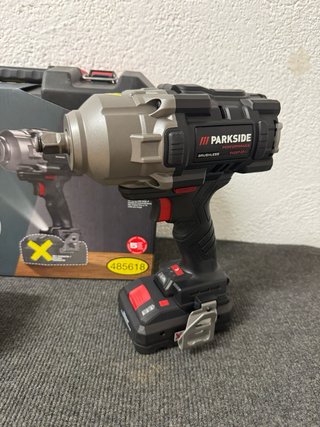 Llave de impacto Parkside 20V 1356Nm