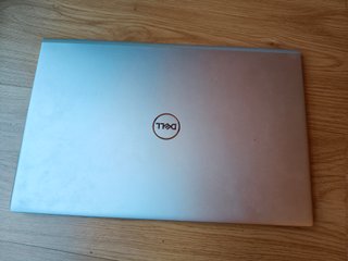 Portátil Dell Inspiron 15.6 FHD