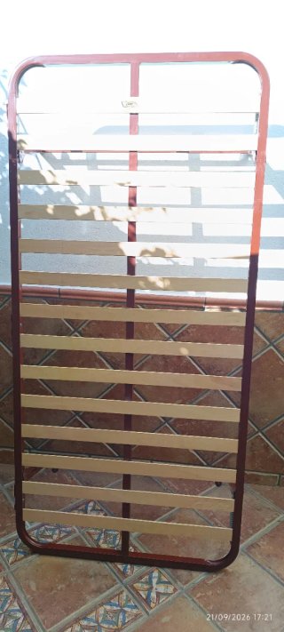 Somier de láminas 90 x 190 cm con patas plegables