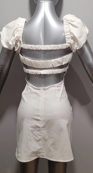 Vestido Blanco con Espalda Descubierta