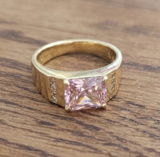 Anillo Solitario con Piedra Rosa