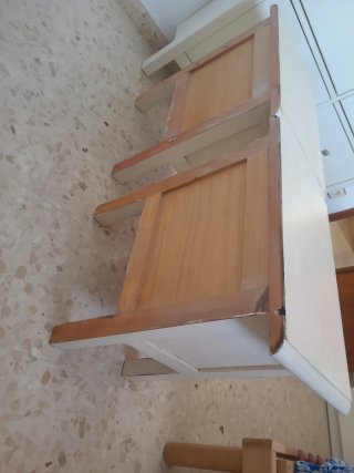 Set de 2 Mesitas de Noche de Madera