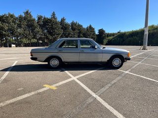 Mercedes Benz 230E 1982