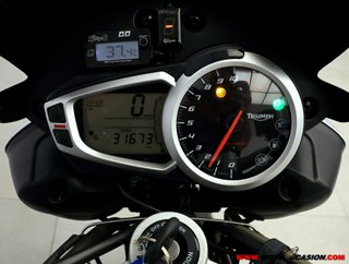 TRIUMPH SPEED TRIPLE 1050
