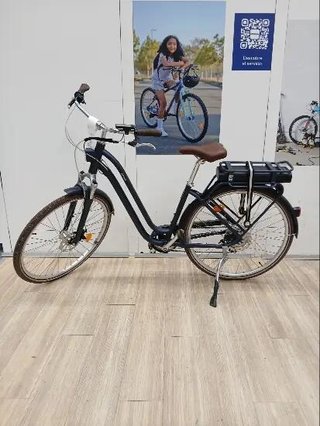 Bicicleta eléctrica urbana cuadro bajo Elops 900 E Azul