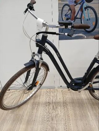 Bicicleta eléctrica urbana cuadro bajo Elops 900 E Azul