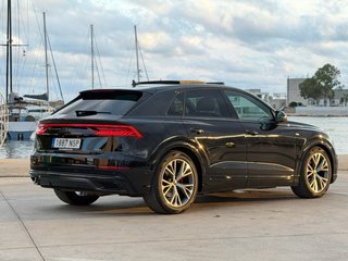 Audi Q8 60 TFSIe Black Line Plus