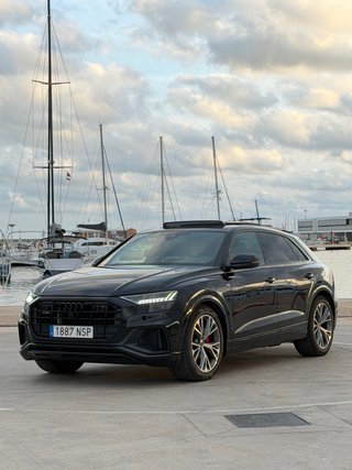 Audi Q8 60 TFSIe Black Line Plus