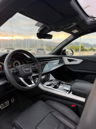 Audi Q8 60 TFSIe Black Line Plus