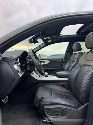 Audi Q8 60 TFSIe Black Line Plus