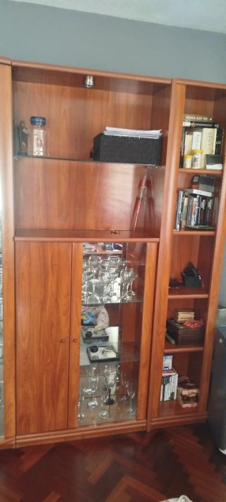 Mueble de salón madera y cristal