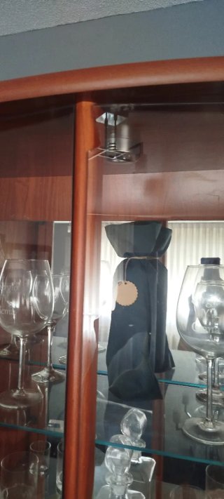 Mueble de salón madera y cristal