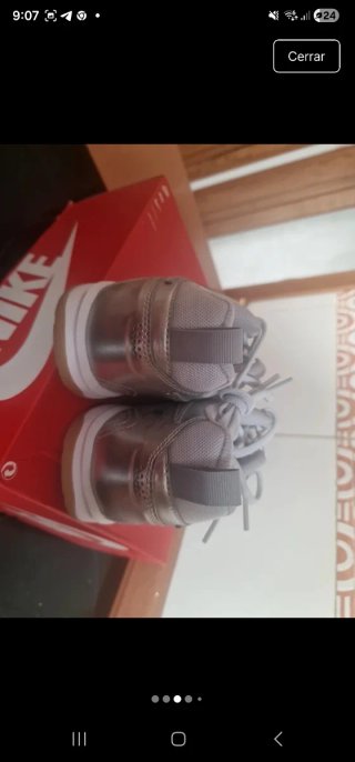 Zapatillas Nike Gato LV8 Plateadas. Unisex.
