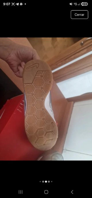 Zapatillas Nike Gato LV8 Plateadas. Unisex.