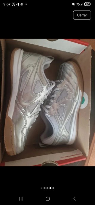Zapatillas Nike Gato LV8 Plateadas. Unisex.