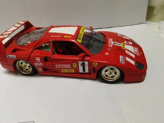 Ferrari F40 1/18