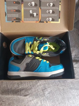 Zapatos Heelys niño con ruedas