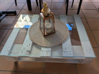 Mesa de Palet Blanca con Cristal y Ruedas