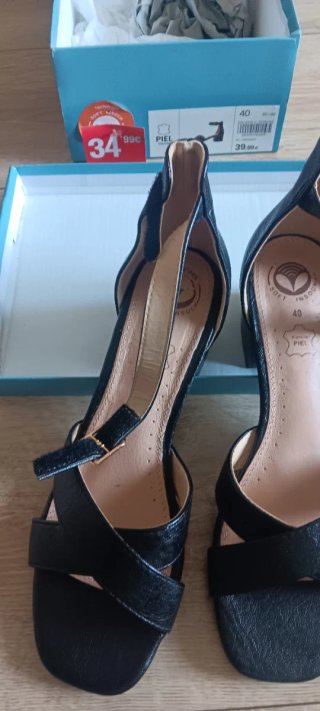 Sandalias negras piel talla 40