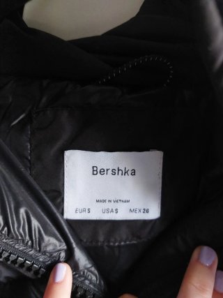 Chaquetón Pluma Negro Bershka