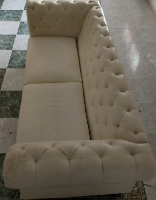 Sofá de Piel Estilo Chesterfield
