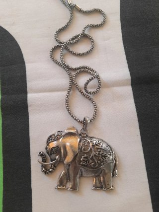Colgante de Elefante Plateado