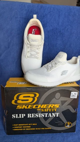 Zapatillas Skechers Slip Resistant Blancas