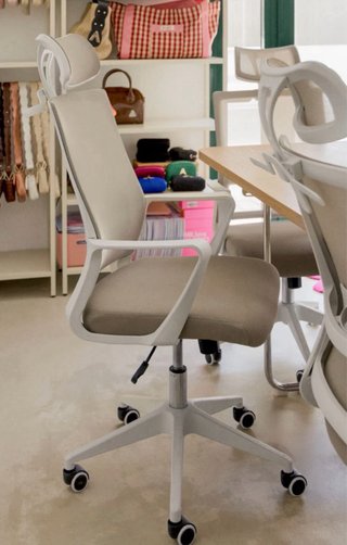 NUEVA. Silla de escritorio SKLUM beige