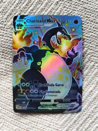 Carta Pokémon Charizard VMAX