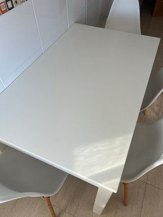 Mesa extensible de Comedor Blanca con 4 Sillas