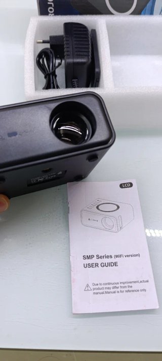 Mini proyector negro