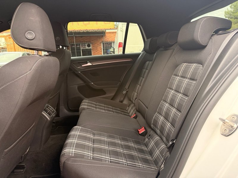 Volkswagen Golf 2019, foto 16