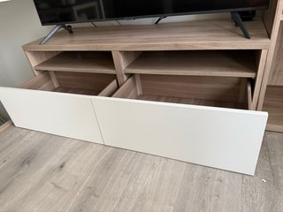 Mueble TV comedor madera y blanco