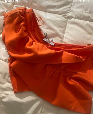 Top Zara volante naranja mujer talla M