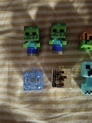 Figuras Minecraft Kinder Joy