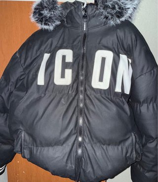 Puffer Streetwear Negro con capucha desmontable