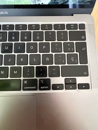 MacBook Air 13” M1 8GB