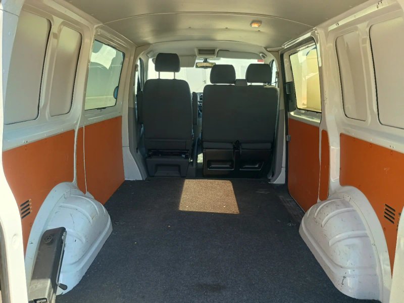 Volkswagen Transporter 2011, foto 2
