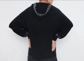 Sudadera Zara Negra Tachuelas