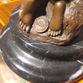 FIGURA DE BRONCE DE UN DESNUDO FIRMADO POR J PARON