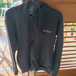 Sudadera McKenzie con capucha y cremallera