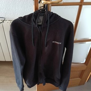 Sudadera McKenzie con capucha y cremallera