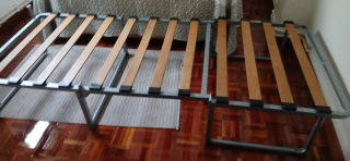 Cama plegable turca gris y blanca