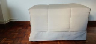 Cama plegable turca gris y blanca