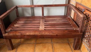 Banco de madera maciza