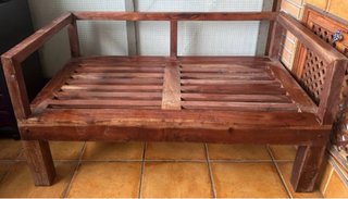 Banco de madera maciza