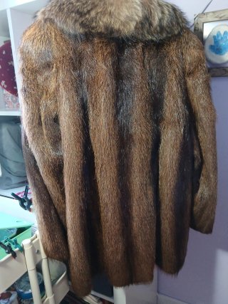 Abrigo de Pelo Natural.