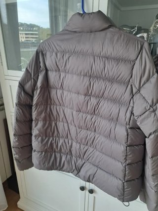 Plumífero Uniqlo Ultralight gris caballero