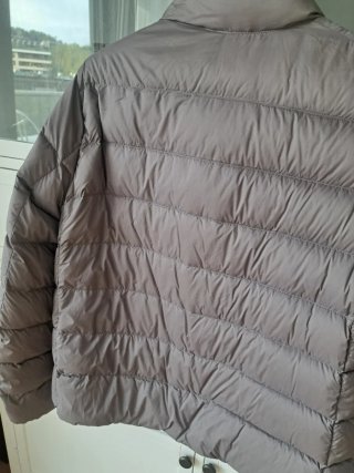 Plumífero Uniqlo Ultralight gris caballero