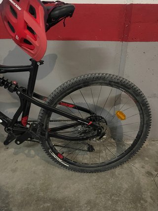 Bicicleta Rockrider MTB Negra y Roja